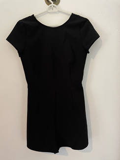ENTERIZO NEGRO CORTO MANGO